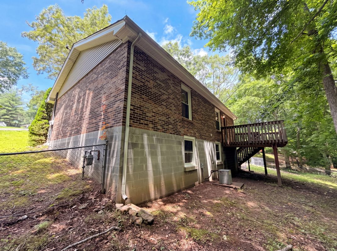 Photo 14 of 19 of 206 Diana Dr, Dickson, TN