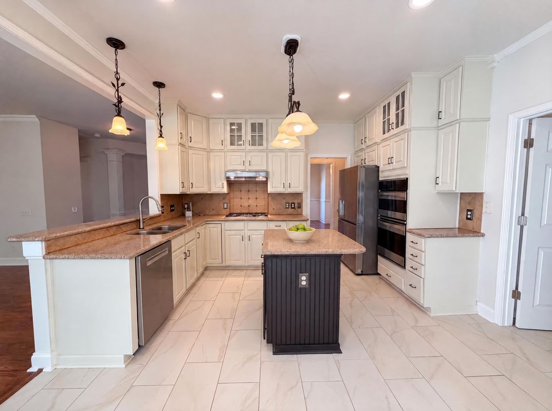 Property photo 2 of 110 Lyman Oak Ct