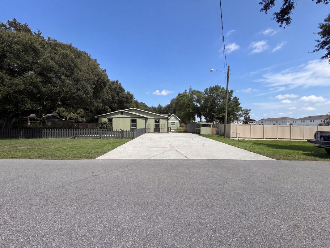 Property photo 1 of 1721 Evergreen St