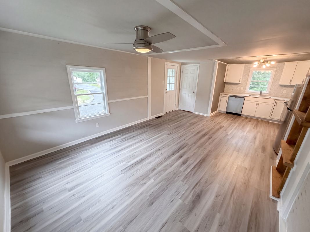 Property photo 3 of 103 Southside Cir