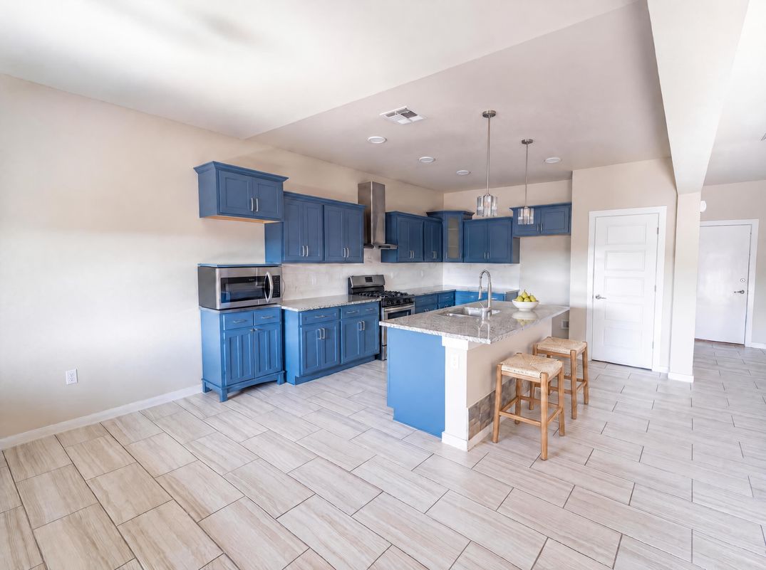 Property photo 2 of 2801 Maria Casas St
