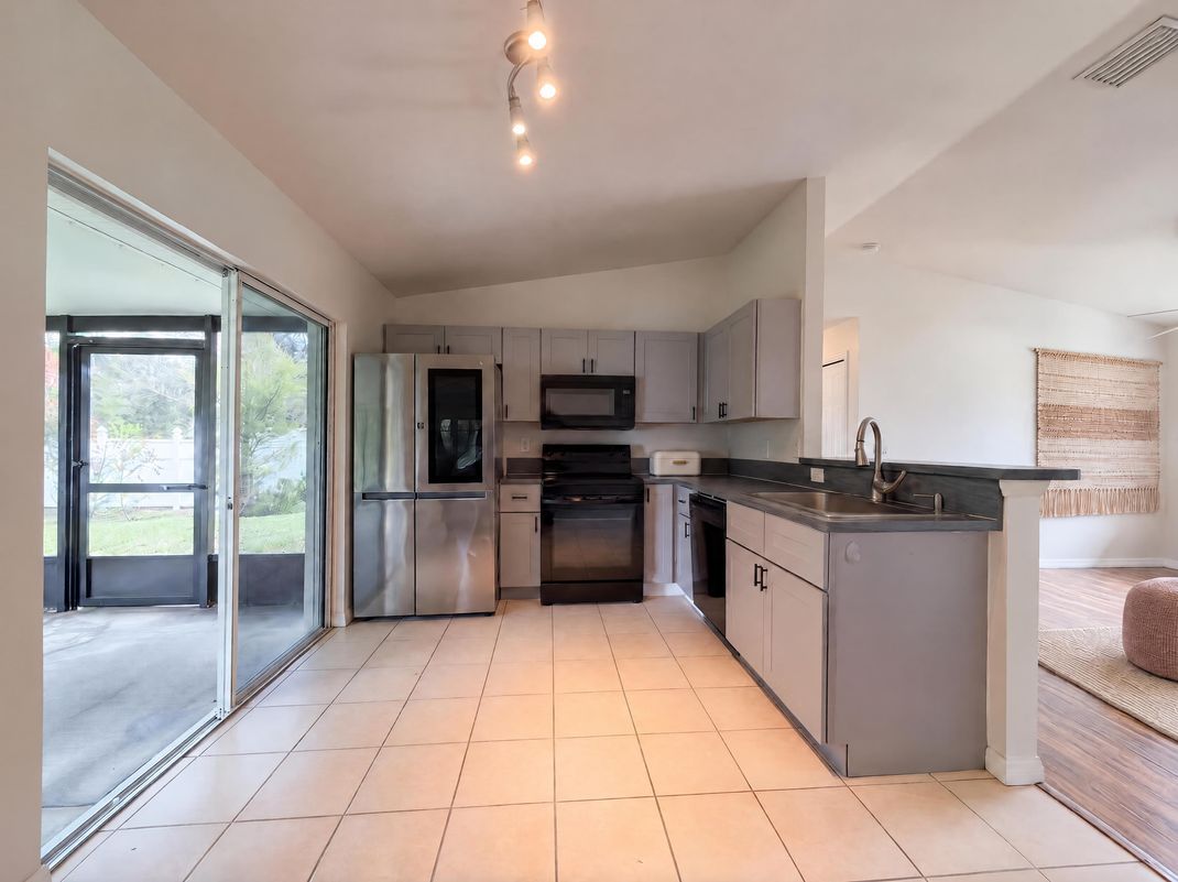Property photo 2 of 1505 Rival Ter