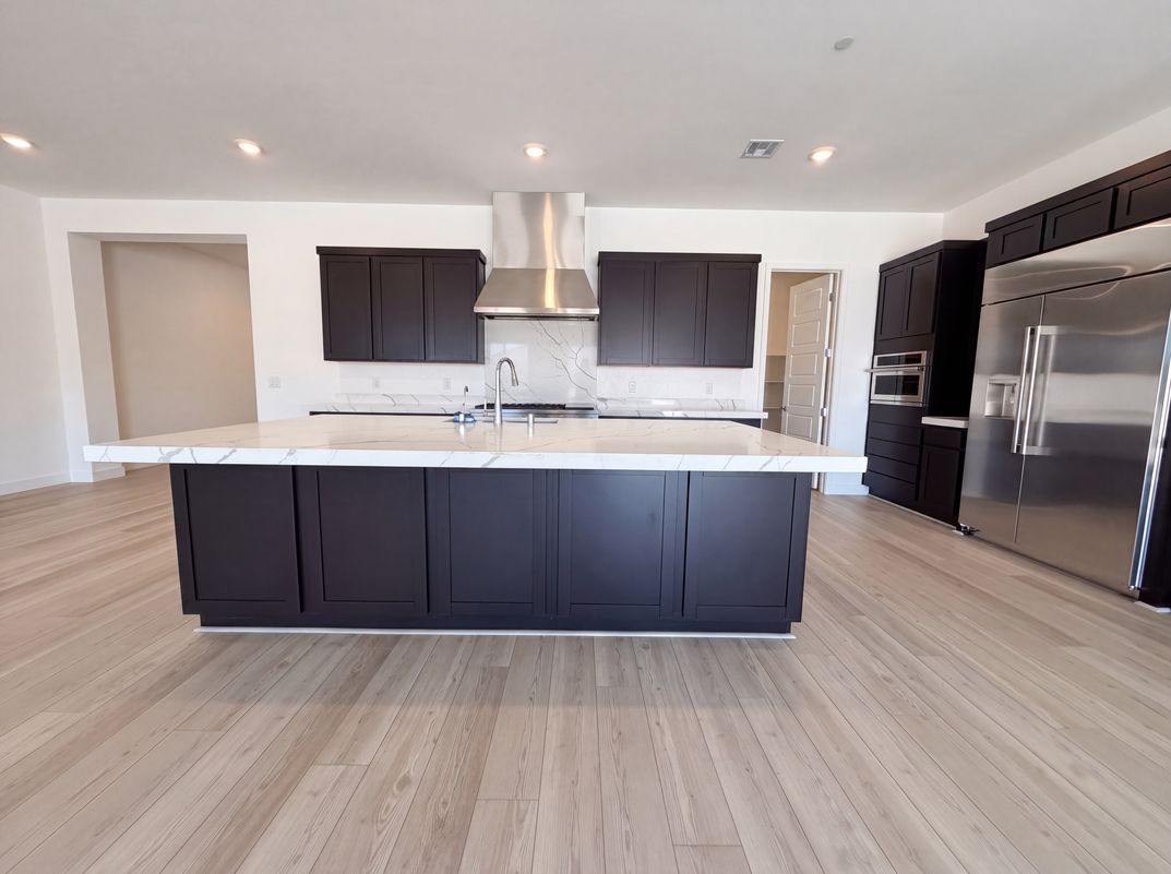 Property photo 2 of 8289 Warbonnet Way