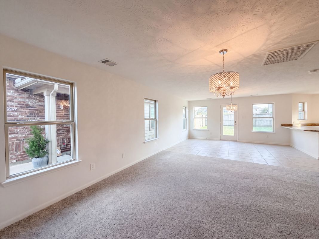 Property photo 3 of 15835 Copper Oak Ln