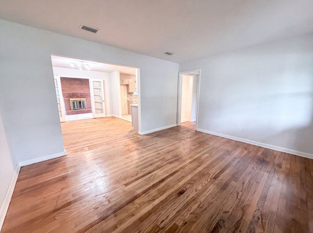 Property photo 3 of 6309 Pine Cove Ln