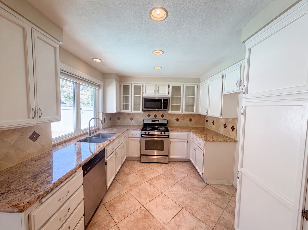Property photo 2 of 28061 Virginia