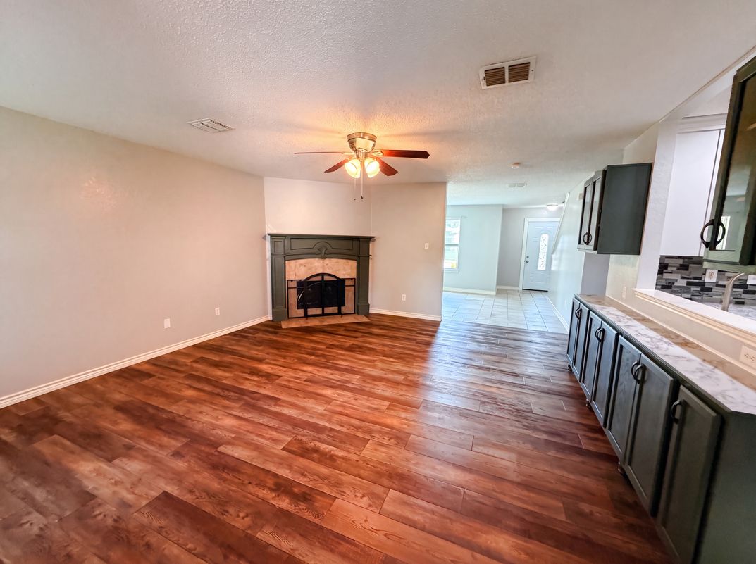 Property photo 3 of 1213 Maritime Ln
