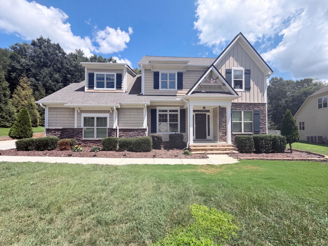 Property photo 1 of 131 Lakeshore Hills Dr