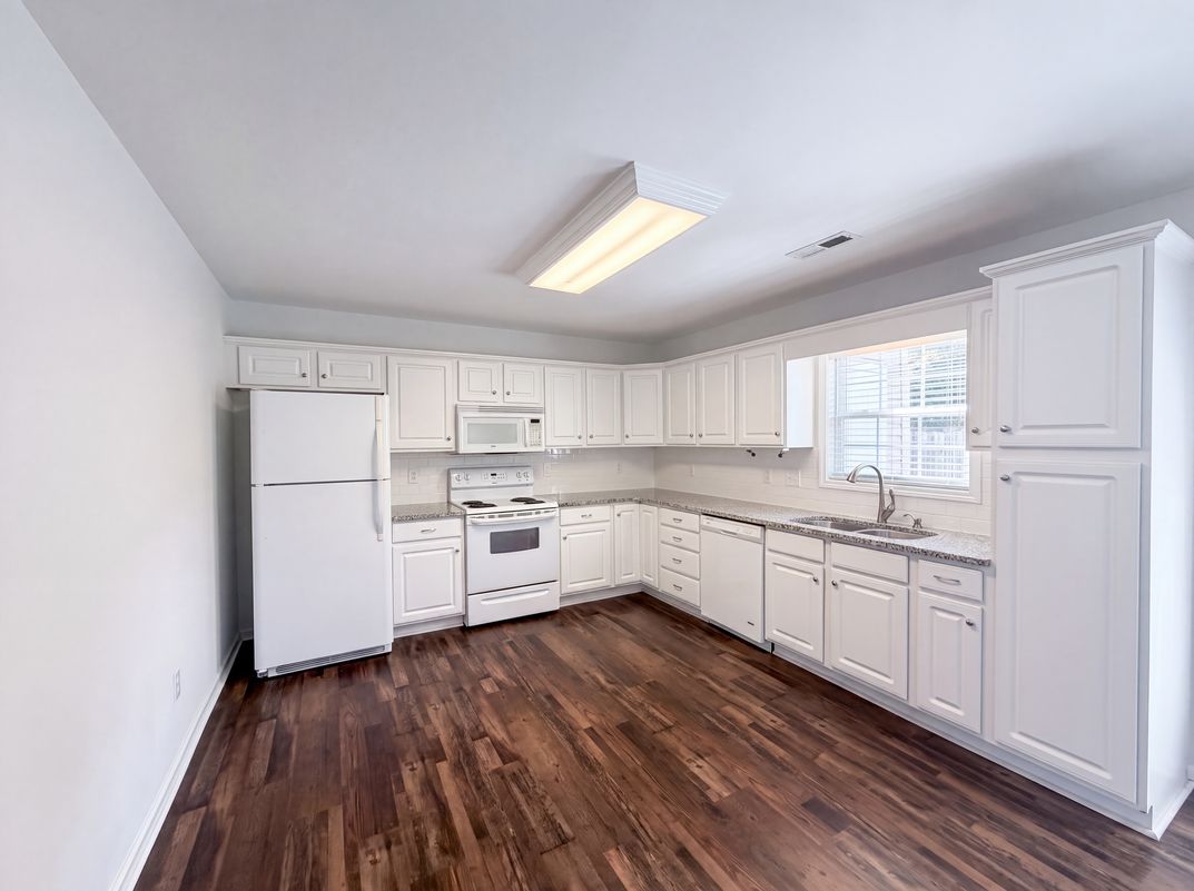 Property photo 2 of 4207 Bentley Dr