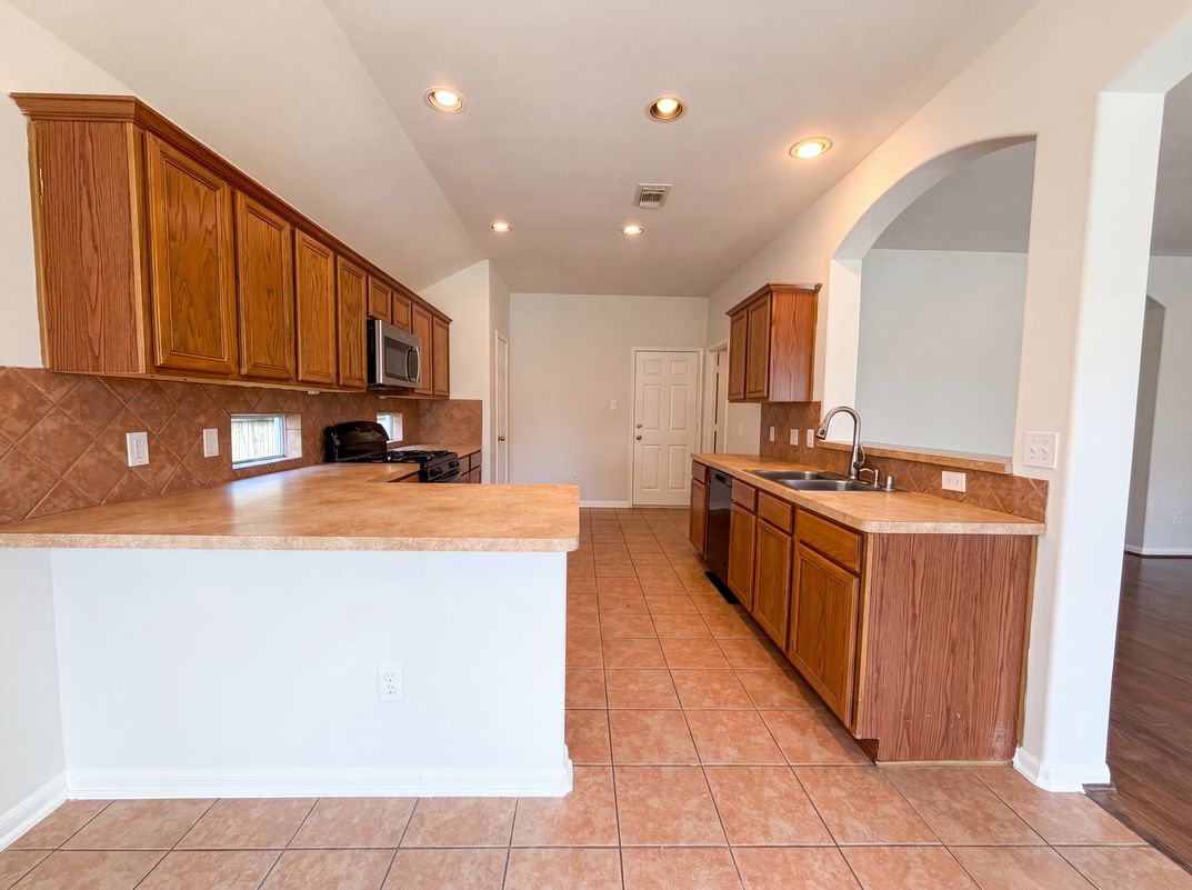 Property photo 2 of 6843 Tammany Manor Ln