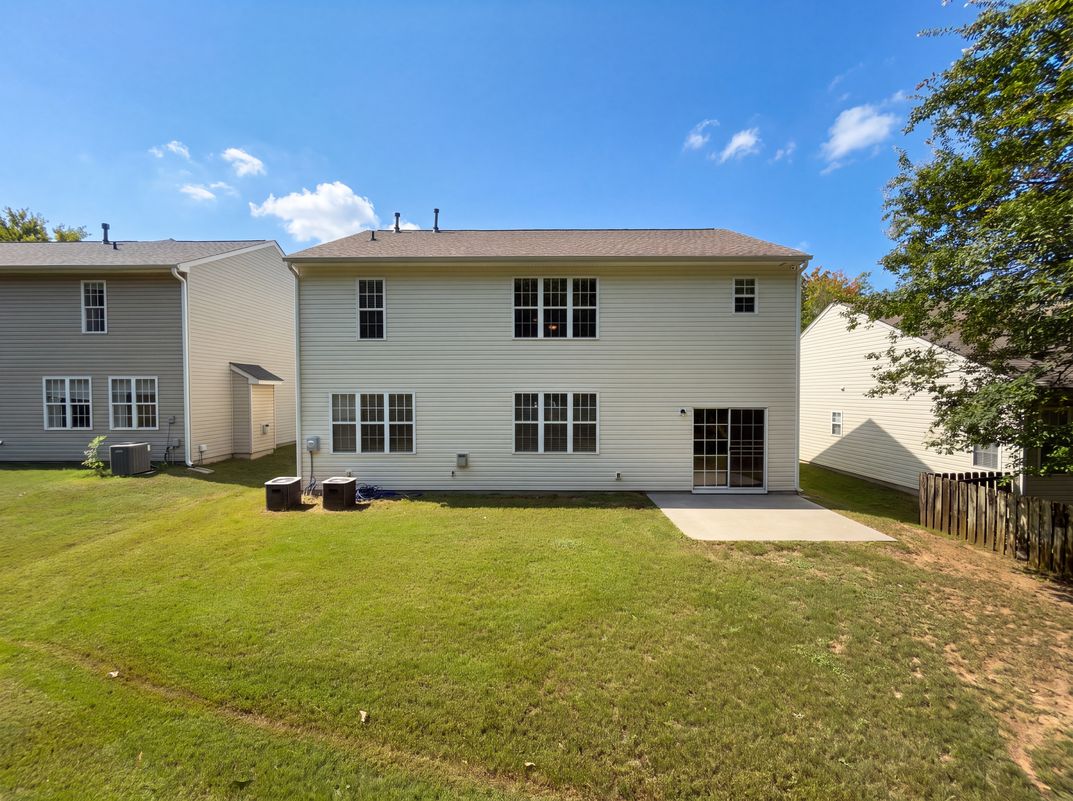 Photo 5 of 17 of 17240 Westmill Ln, Charlotte, NC