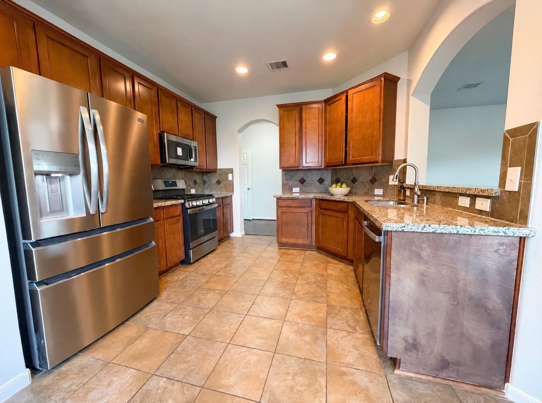 Property photo 2 of 26306 Fox Ridge Ln