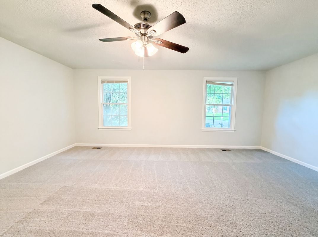 Photo 6 of 20 of 166 Kirby Dr, Clarksville, TN