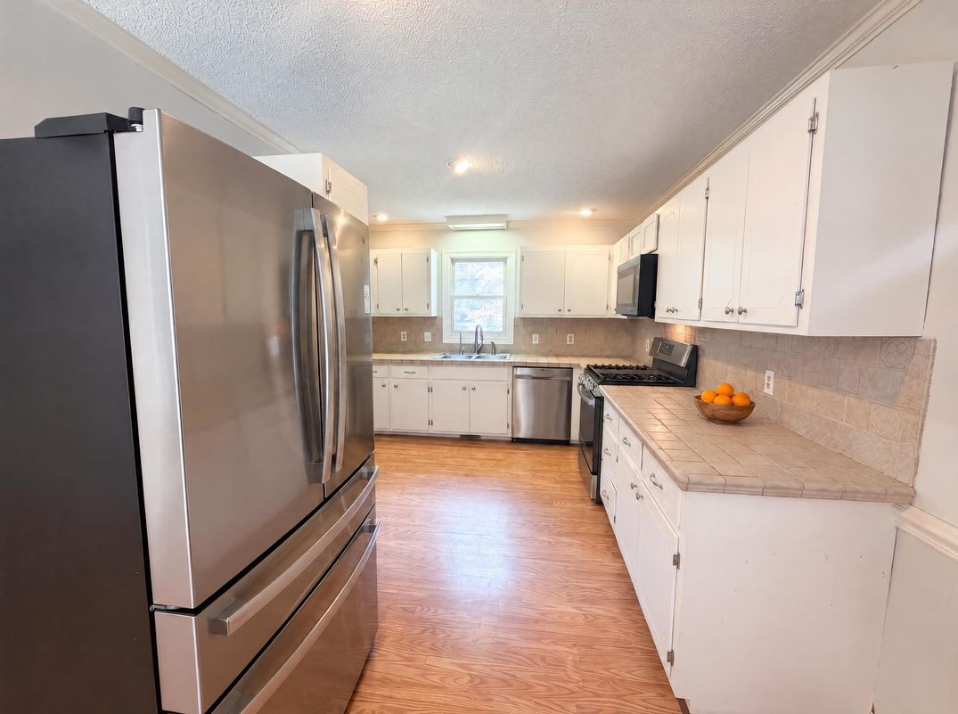 Property photo 3 of 102 Carmel Ct