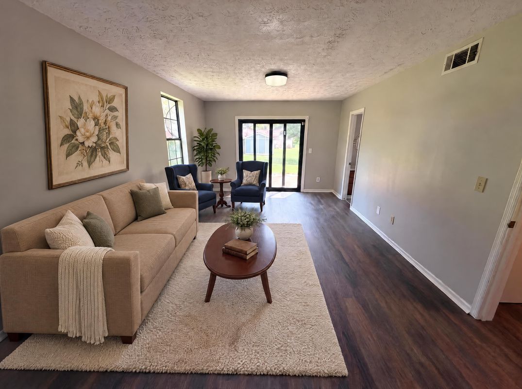 Property photo 3 of 165 Splitwood Ln
