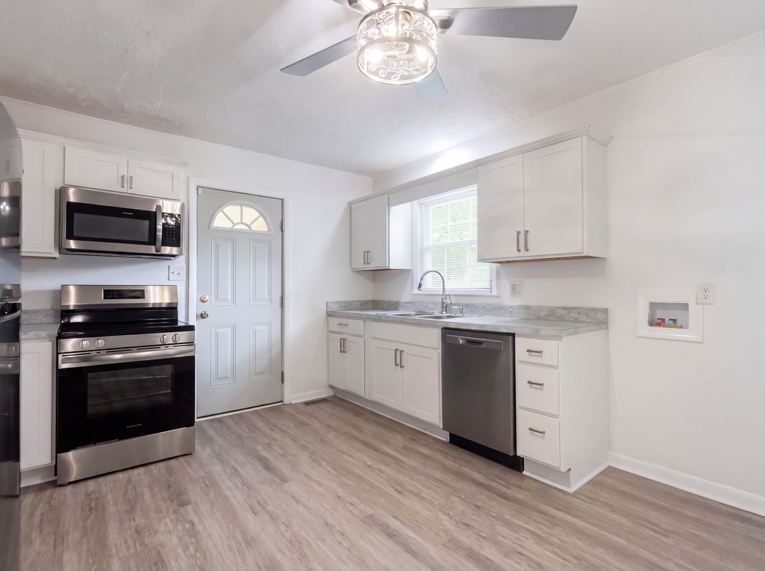 Property photo 2 of 440 Hood St