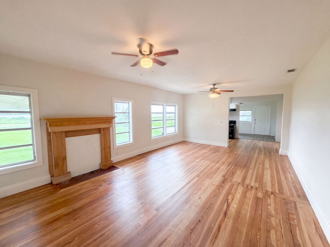 Property photo 3 of 4805 Coronet Rd