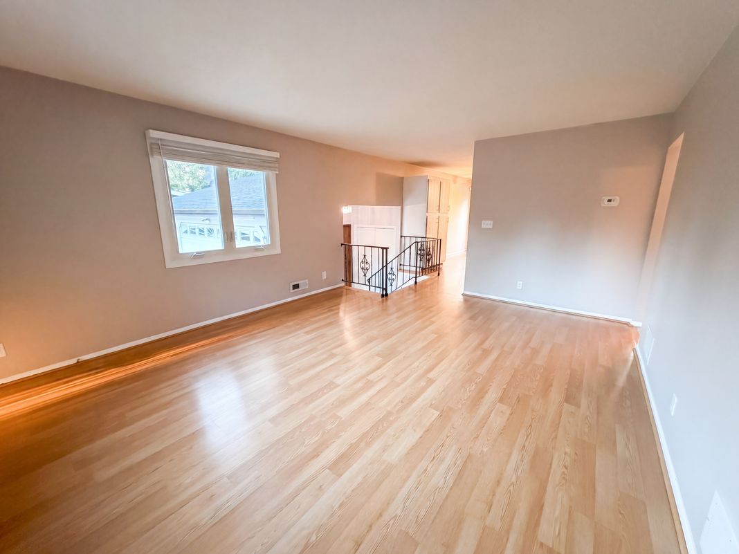 Property photo 3 of 1896 Richal Dr