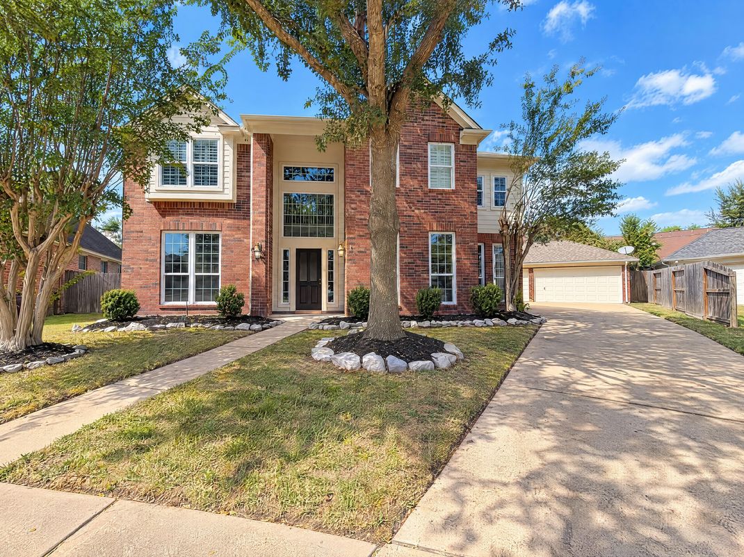 Property photo 1 of 7927 High Knoll Ln