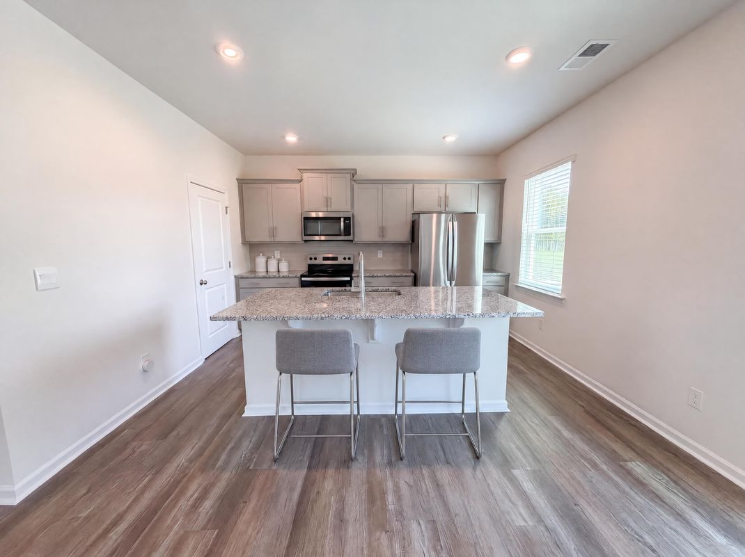 Property photo 2 of 3049 Sassafras Trl