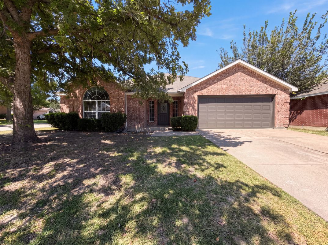 Property photo 1 of 825 Adams Dr