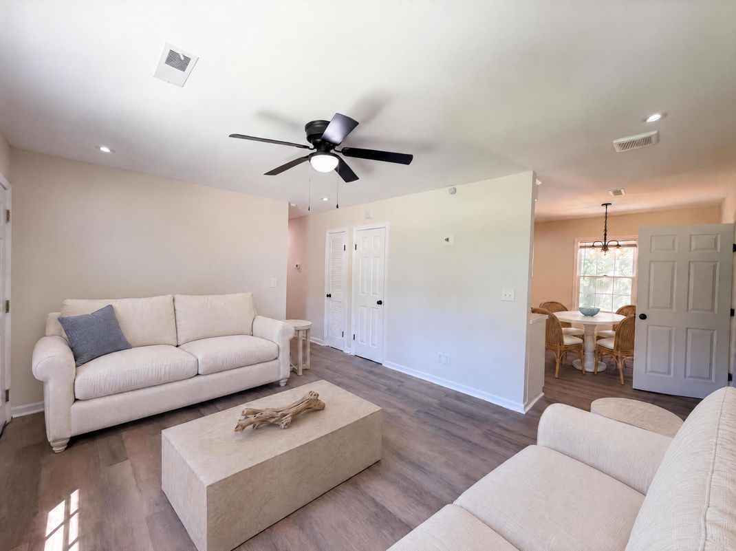Property photo 3 of 143 Dorchester Manor Blvd