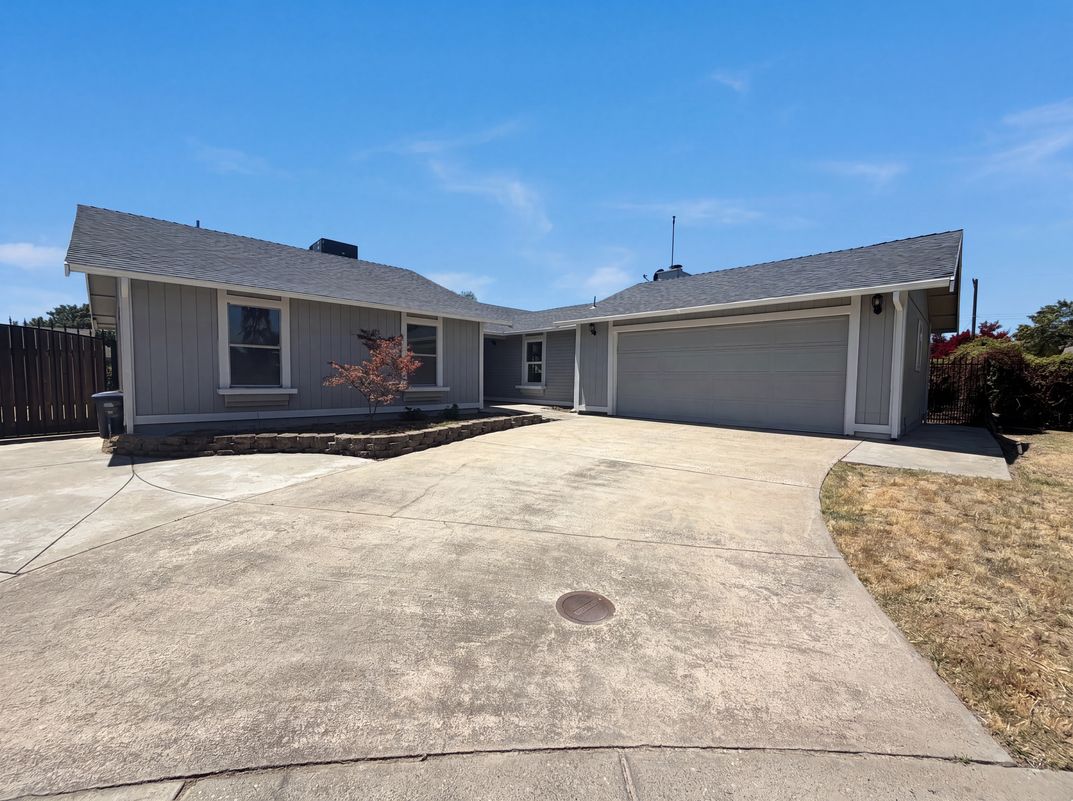 Property photo 1 of 838 Dutra Ave