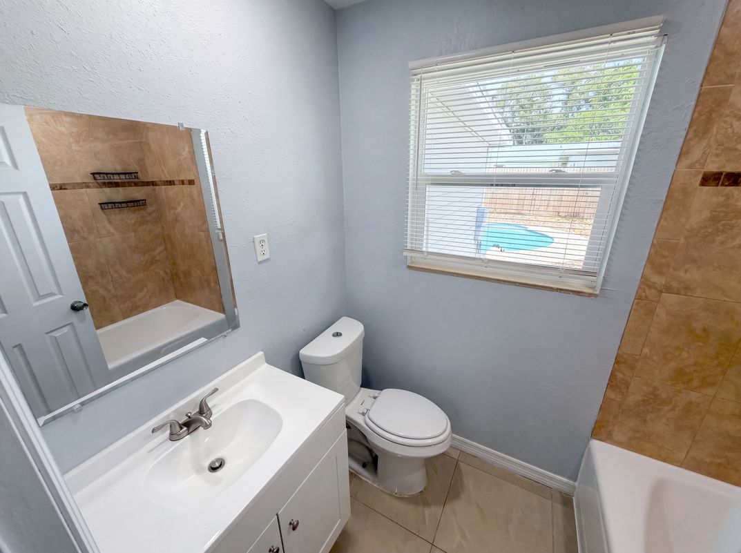Photo 16 of 25 of 15525 Bedford Cir E, Clearwater, FL