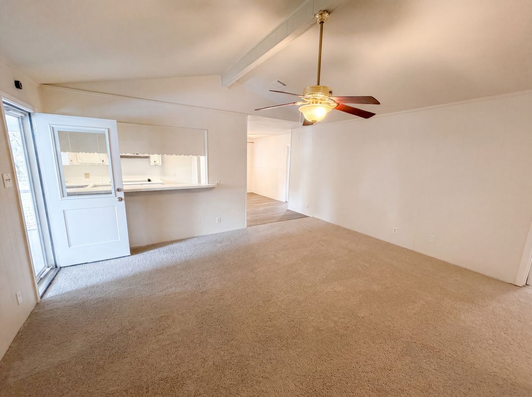 Property photo 3 of 910 Luella Ave