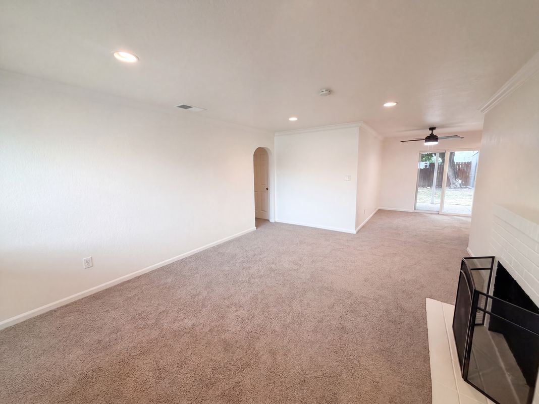 Property photo 3 of 4940 Alcott Dr
