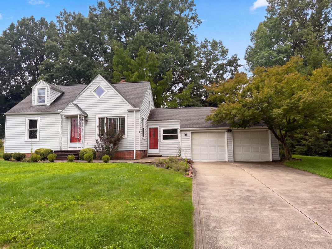 Property photo 1 of 6652 Oakwood Dr
