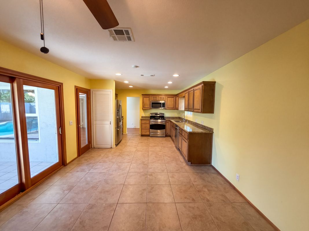 Property photo 2 of 41219 Tava Ln