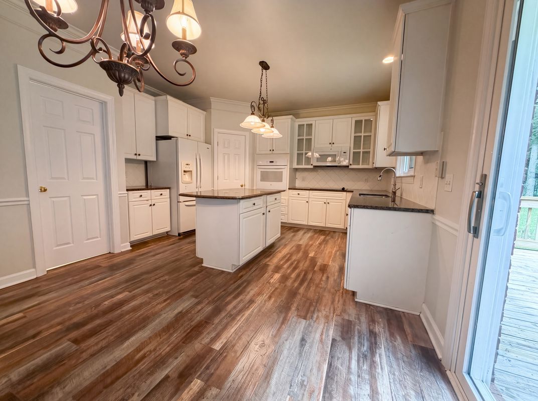 Property photo 2 of 102 Shorecrest Cir