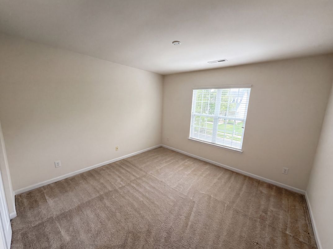 Photo 10 of 17 of 17240 Westmill Ln, Charlotte, NC