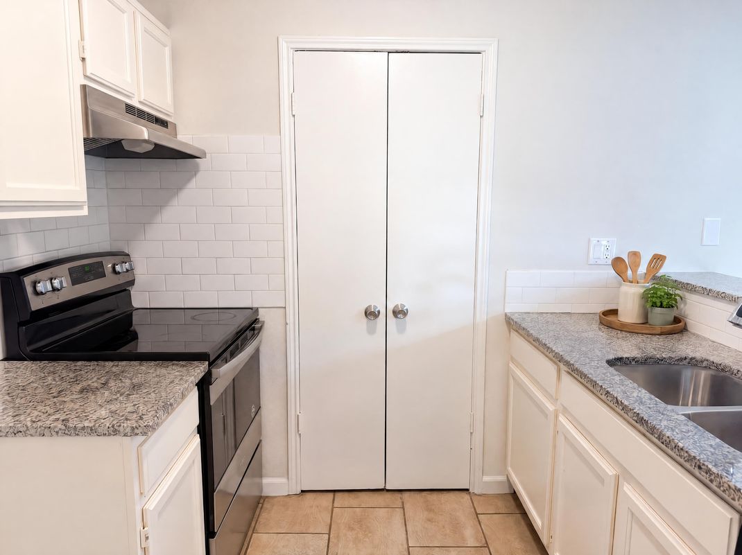 Property photo 2 of 832 Brockden Dr