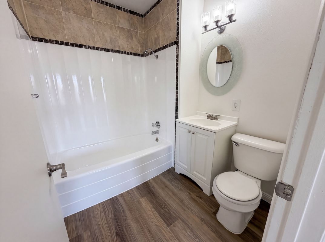 Photo 6 of 44 of 4018 Shady Oak Dr, Las Vegas, NV