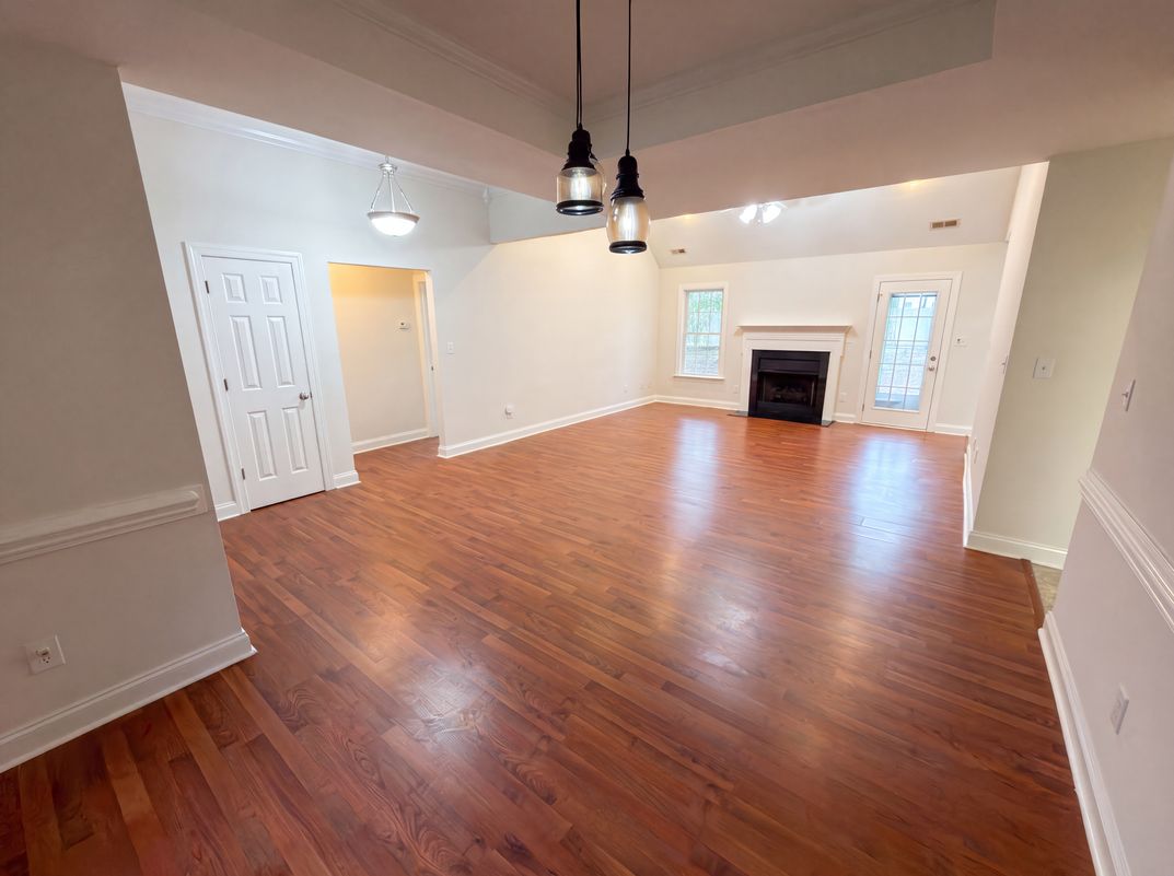 Property photo 3 of 2037 Olde Towne Dr