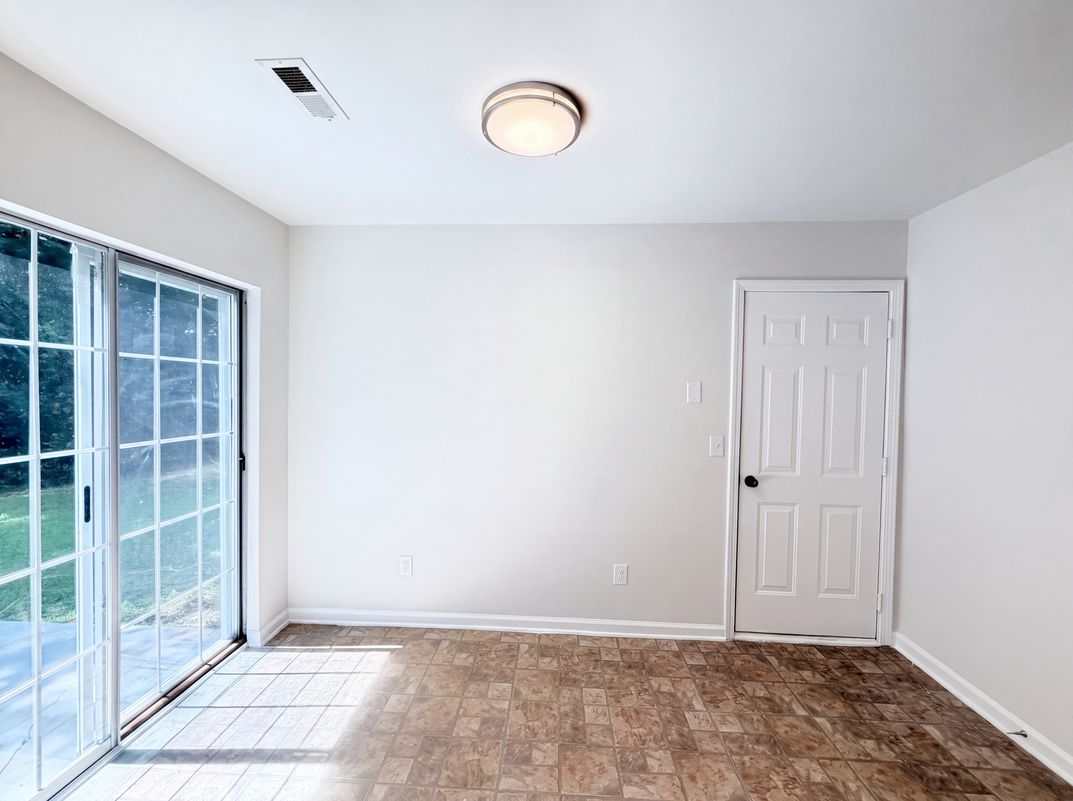 Photo 7 of 22 of 14542 Arbor Ridge Dr, Charlotte, NC