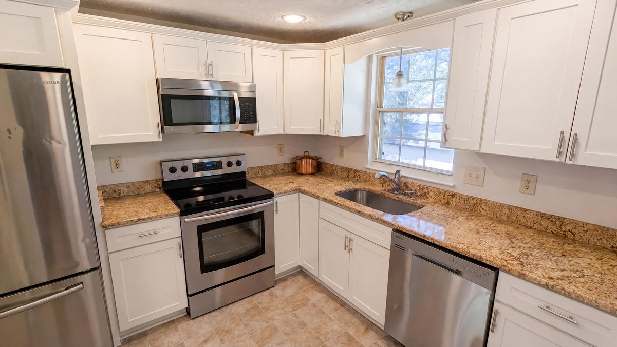 Property photo 2 of 2832 Eagle Trace Ter