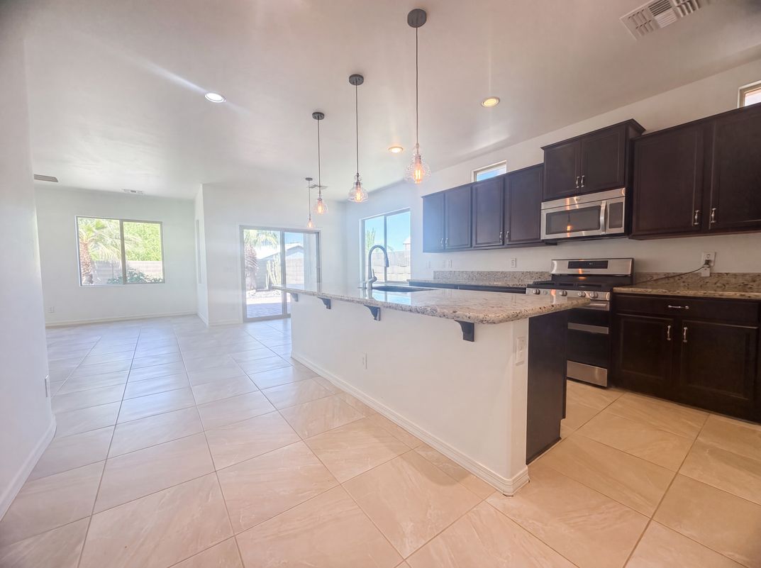 Property photo 2 of 28321 N Cactus Flower Cir