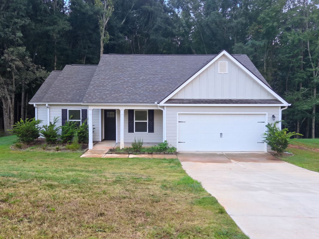 Property photo 1 of 174 Pecan St