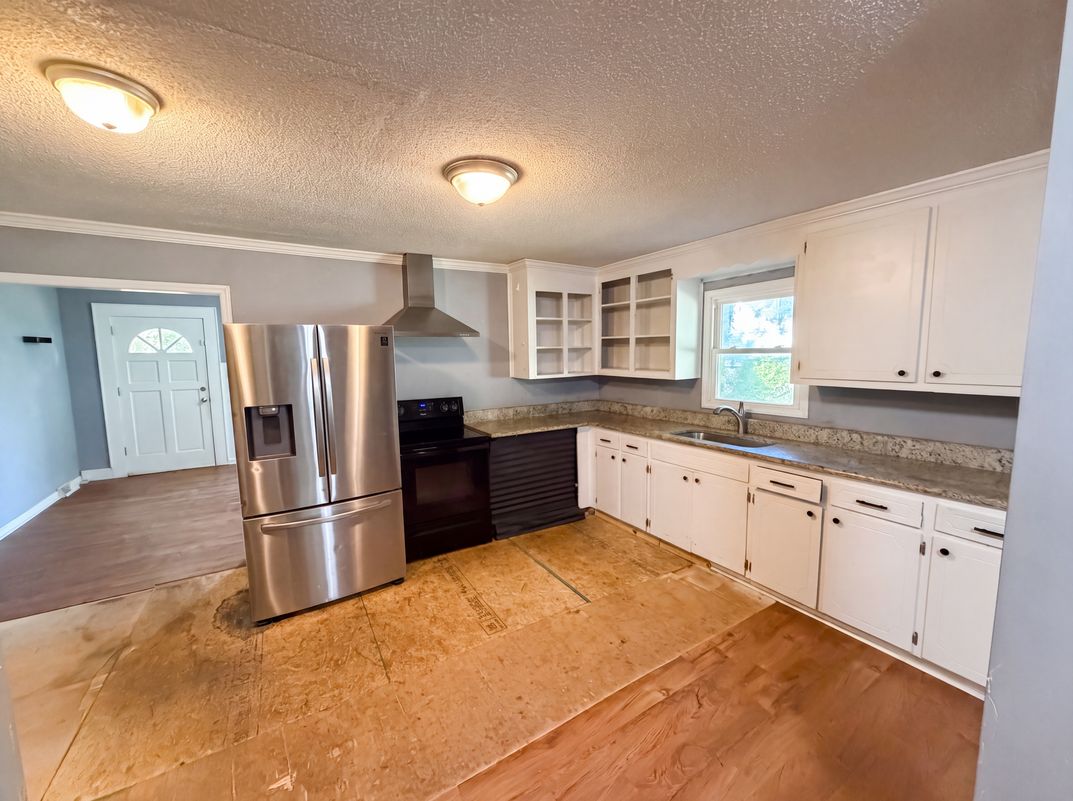 Property photo 2 of 831 Fairview St
