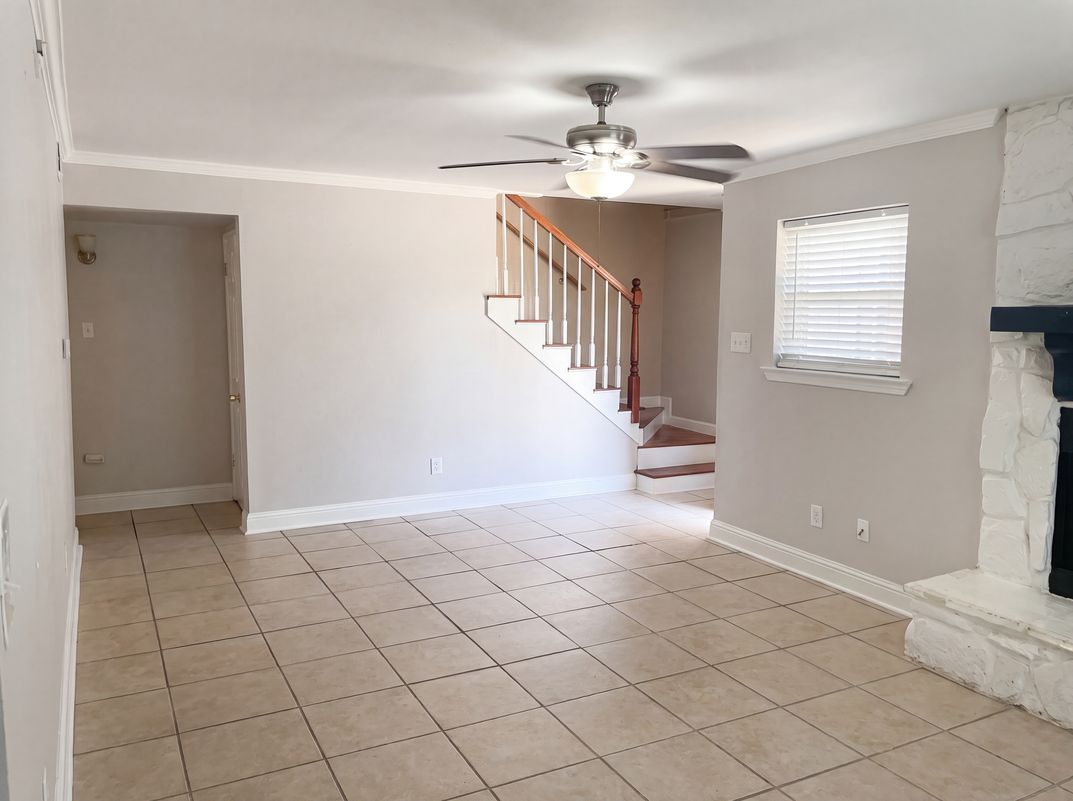 Property photo 3 of 2017 Yorktowne Dr