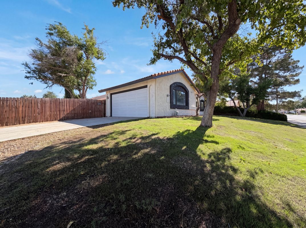 Photo 22 of 25 of 42355 Willeta Ave, Lancaster, CA