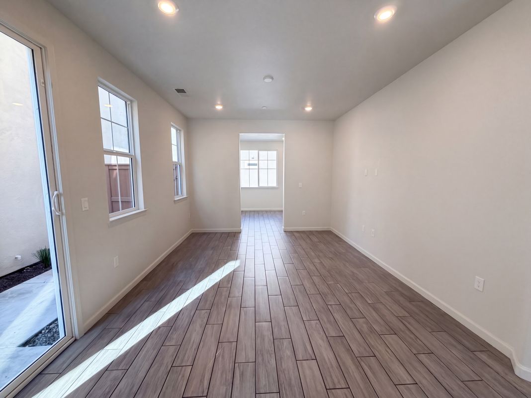 Property photo 3 of 1687 Pena Ln