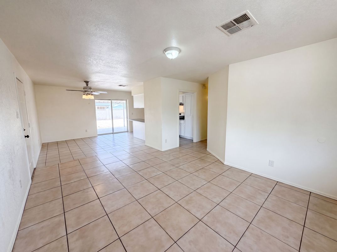 Property photo 3 of 4636 N 67th Ave