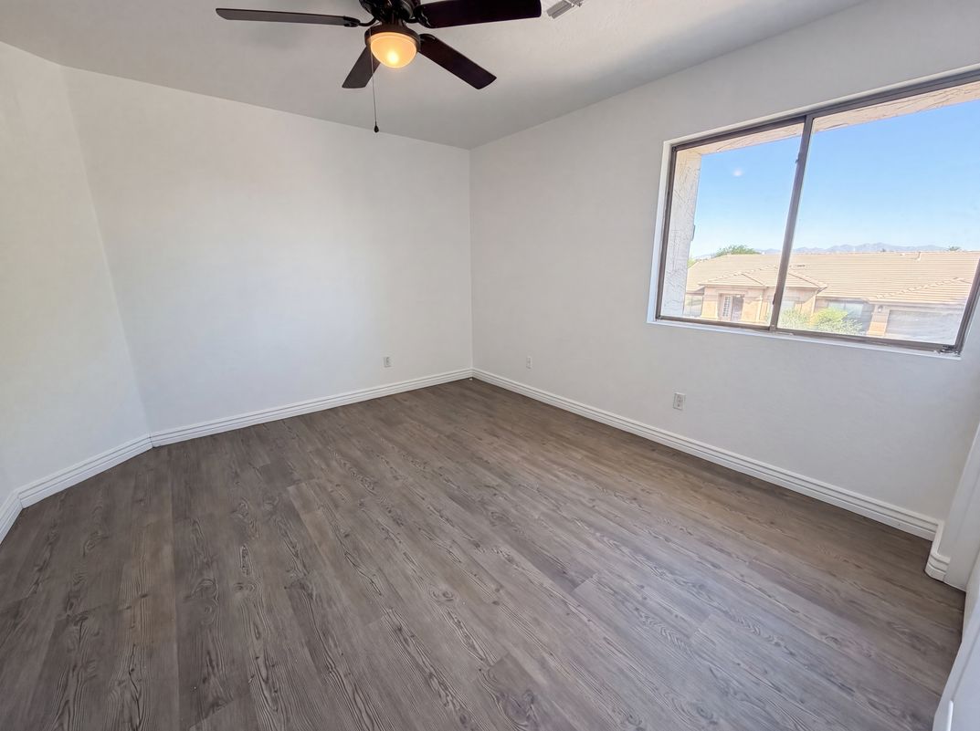 Photo 24 of 35 of 17645 W Hale Bopp Dr, Goodyear, AZ