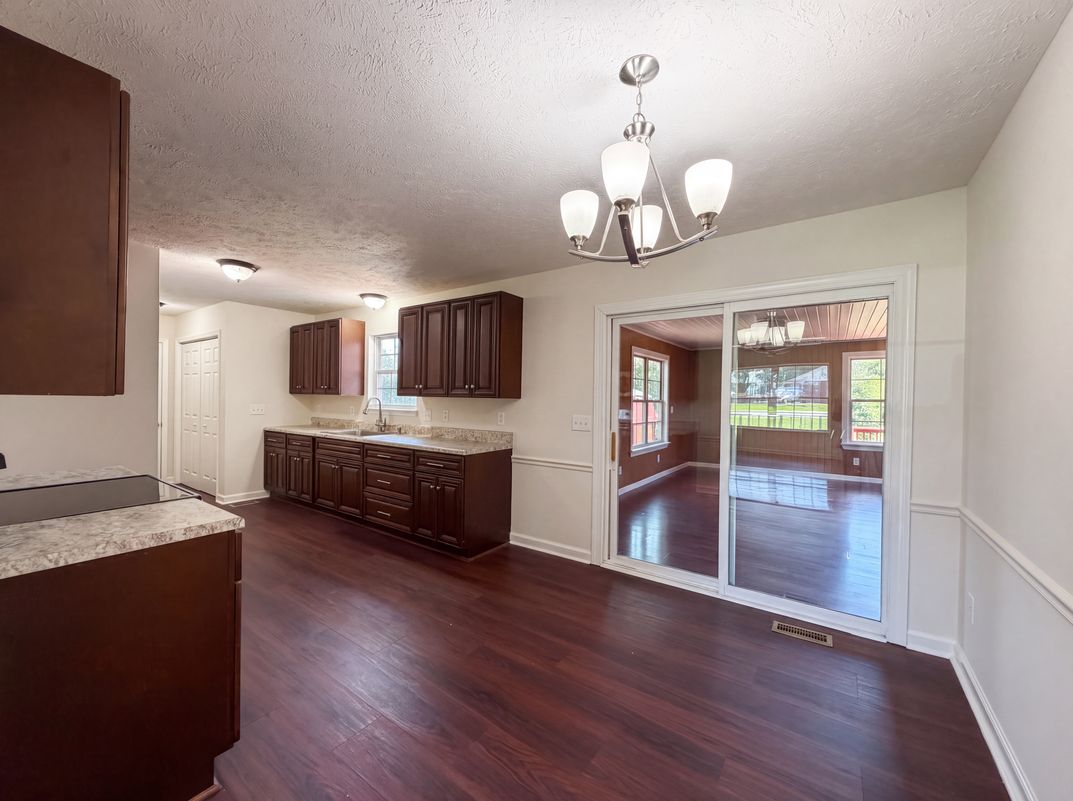 Property photo 2 of 125 Ivanhoe Ct