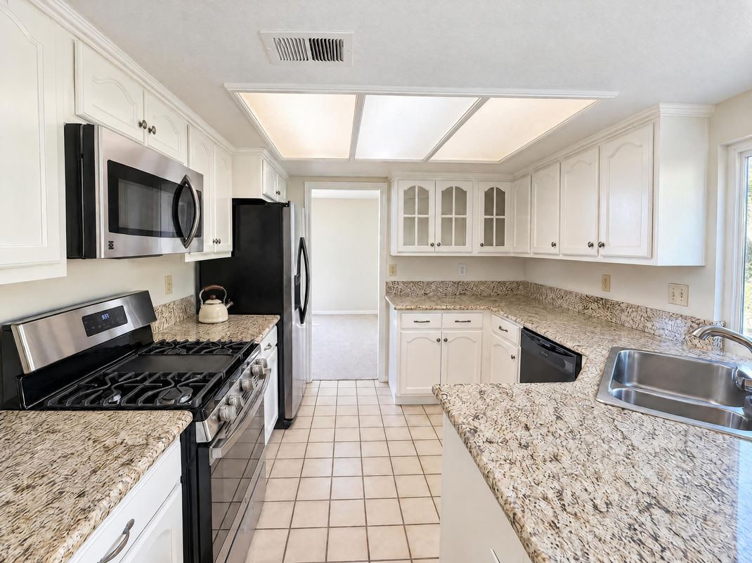 Property photo 2 of 6424 N Beechwood Ave