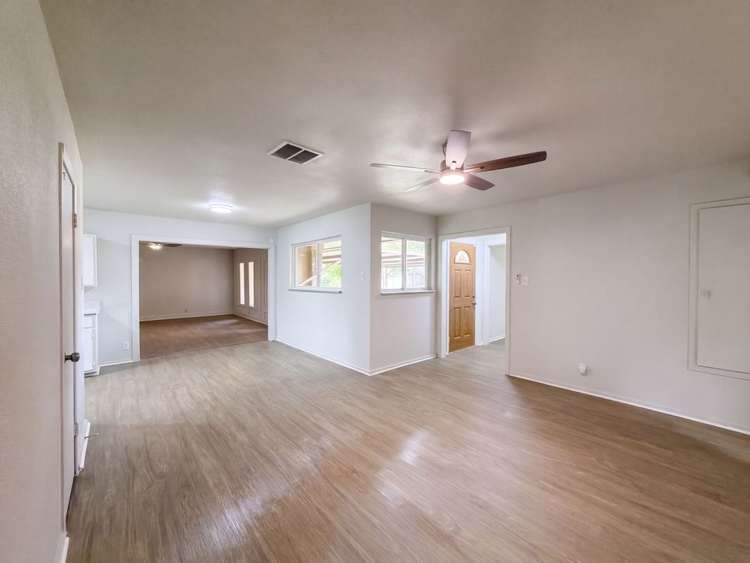 Property photo 3 of 7706 Marinette Dr